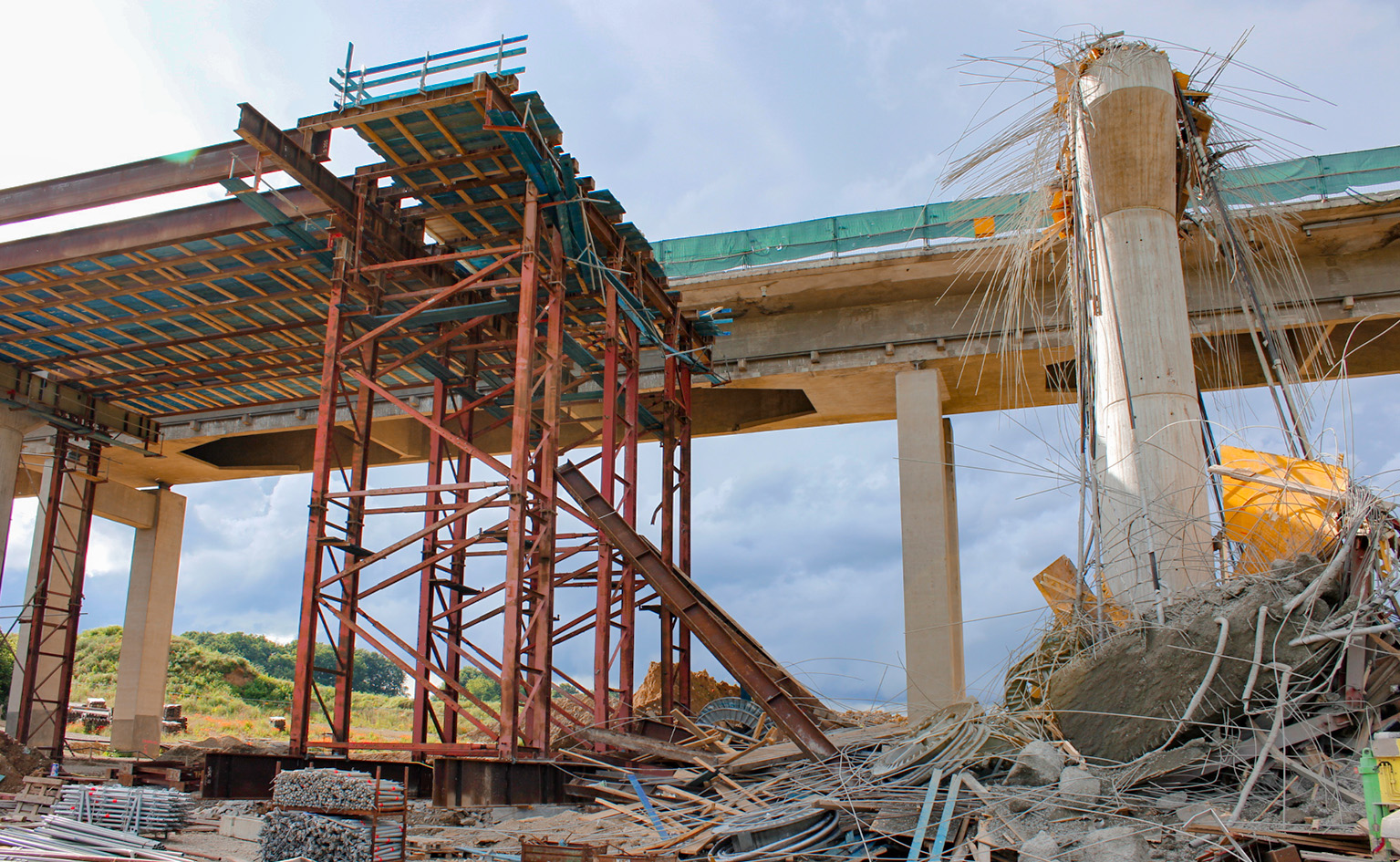 Einsatzlage: Brücke eingestürzt